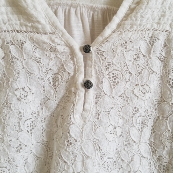 Quarter Sleeve Blouse - Picture 2 of 3